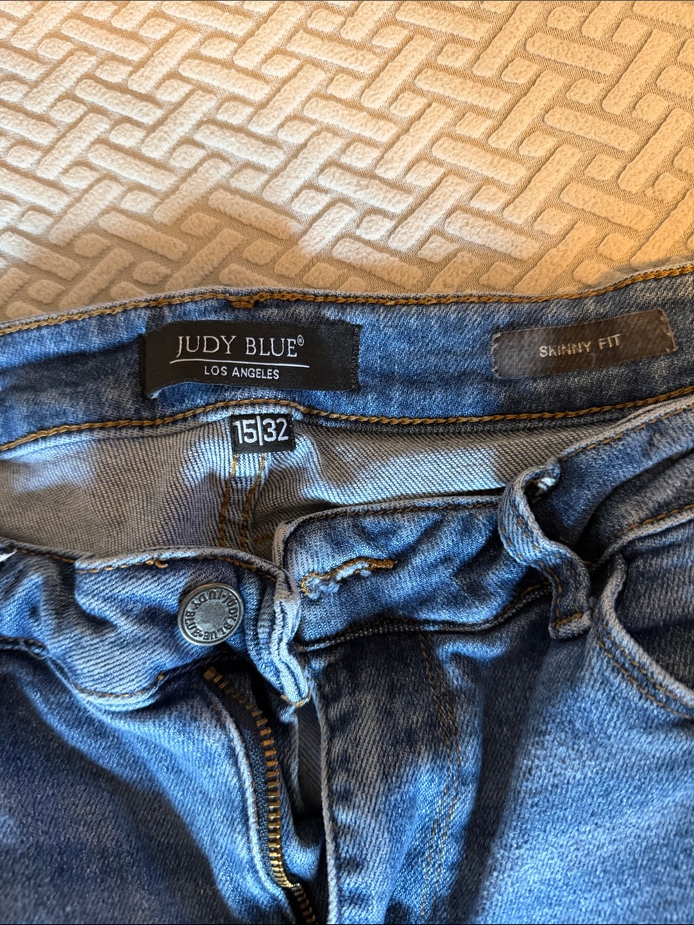 Judy Blue Medium Blue Frayed Ankle Jeans - Picture 2 of 3